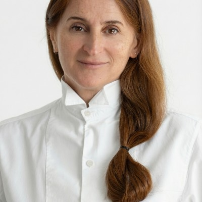 Elena R.